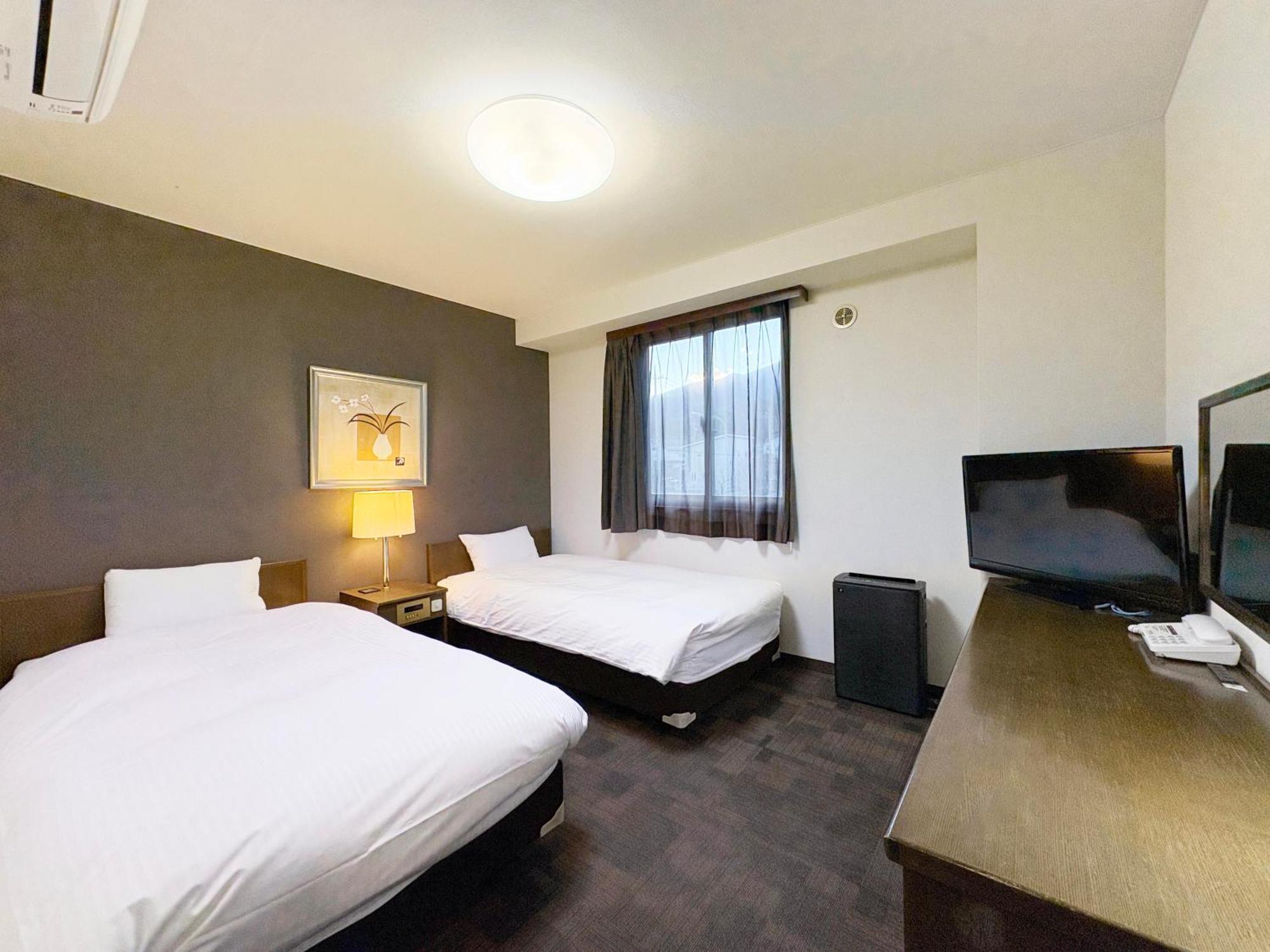 Hotel Route-Inn Court Minami Alps Екстер'єр фото